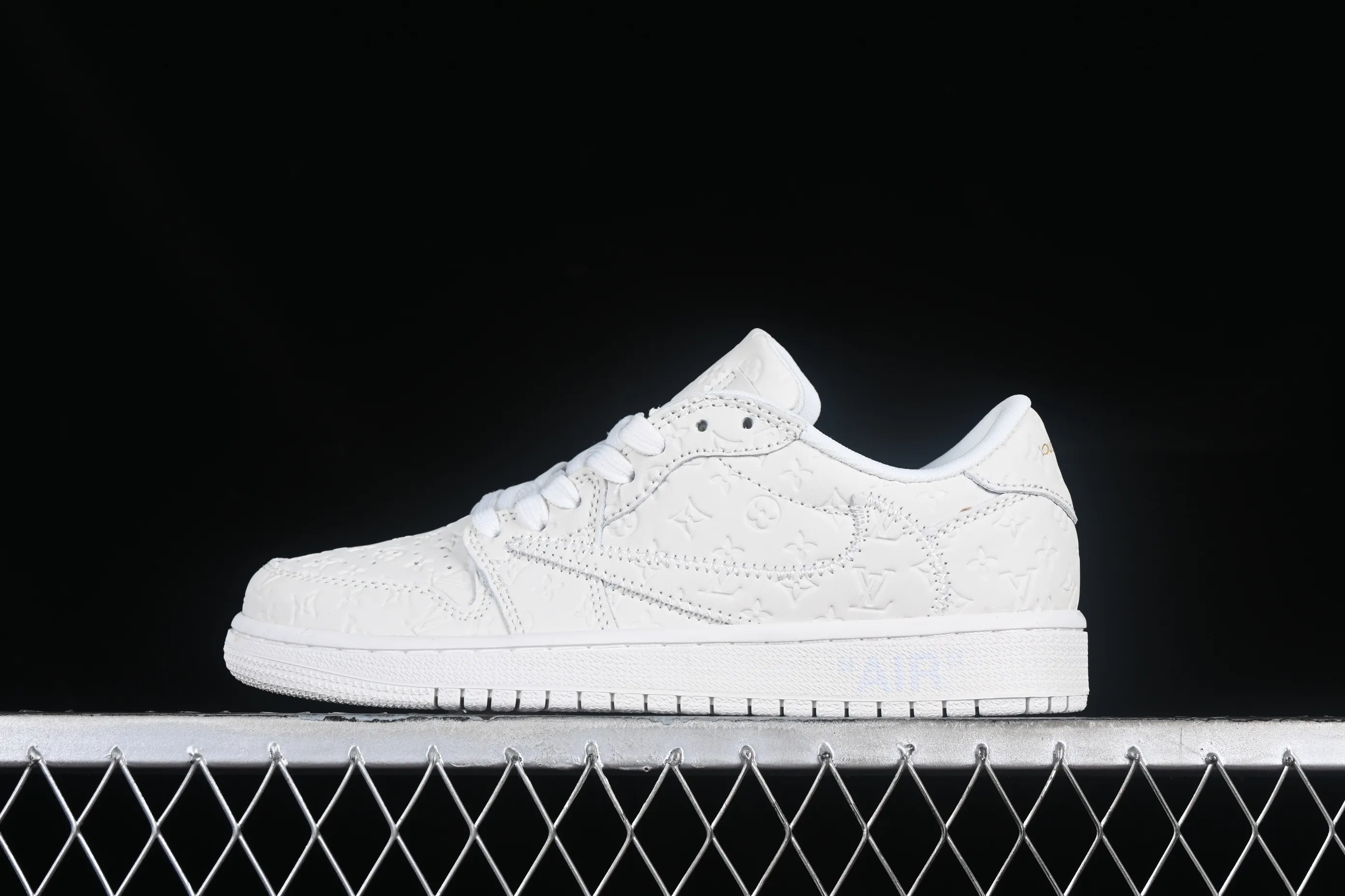All categories Air Jordan Jordan series basketball shoes Air Jordan 1 Low LV x Travis Scott x Air Jordan 1 Low OG AJ1 Joe 1 undercut low top 1A9V87